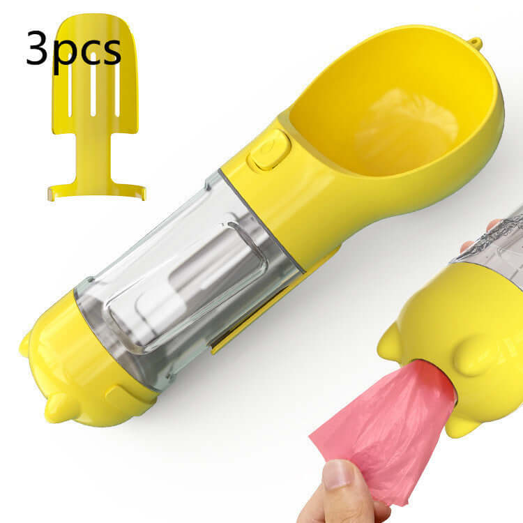 Bouteille d'eau portable pour animaux jaune, 3 en 1 avec distributeur de sacs et design pratique.