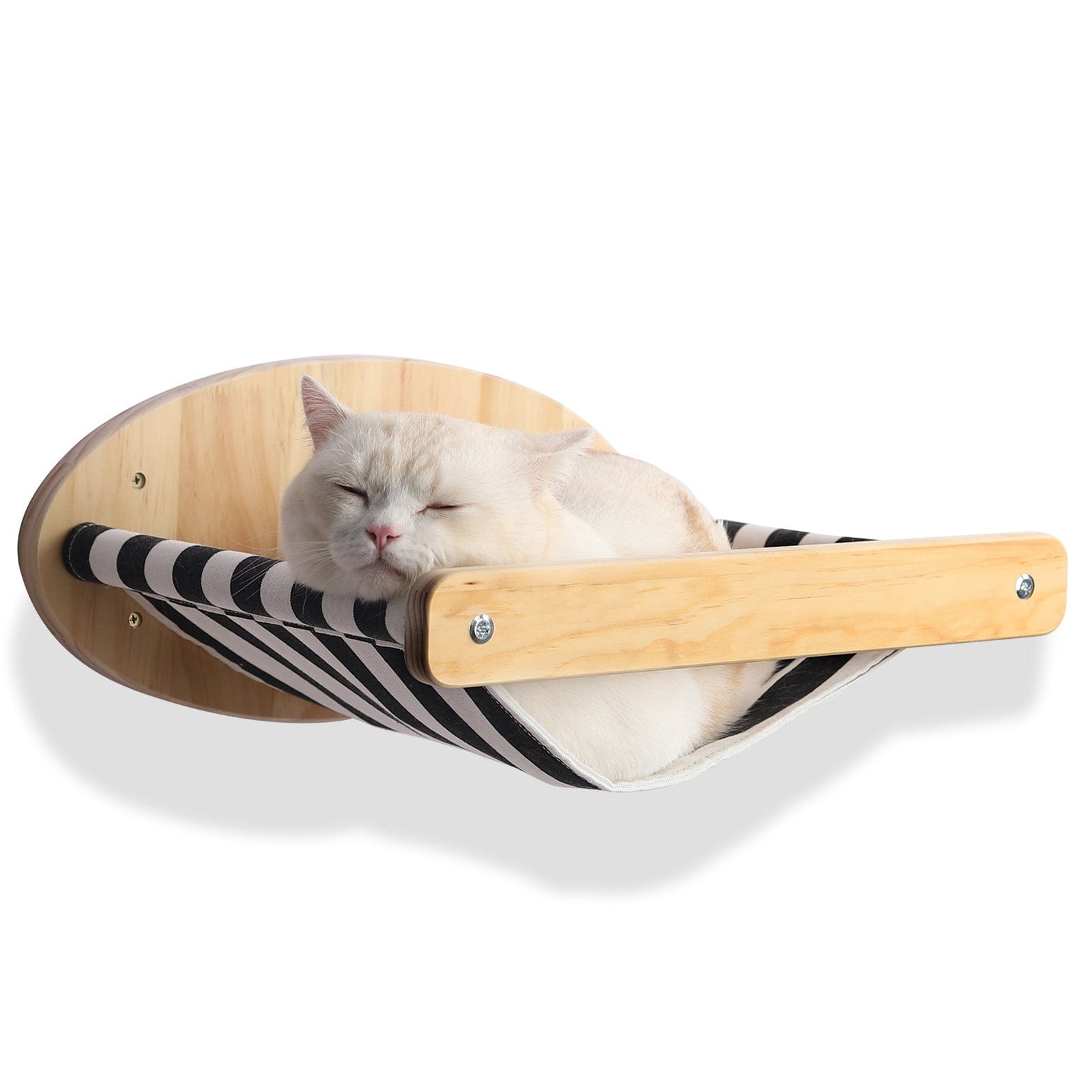 Chat blanc se reposant dans un griffoir en bois massif avec hamac en tissu rayé, idéal pour le confort des animaux.