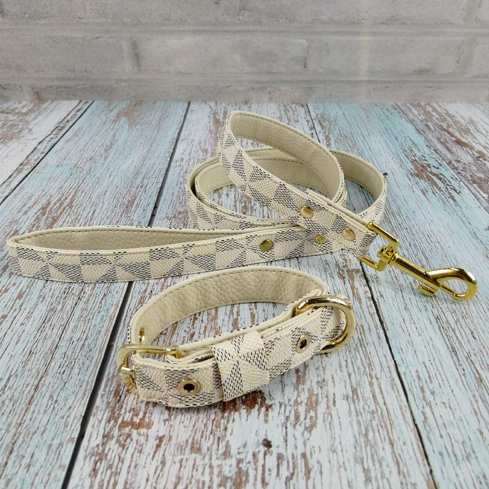Collier pour chien en cuir à motif écossais avec la laisse assortie, élégant et résistant, parfait pour les animaux.