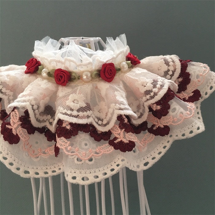 Bavoir ajustable en coton avec nœud en dentelle et décorations florales pour animaux de compagnie