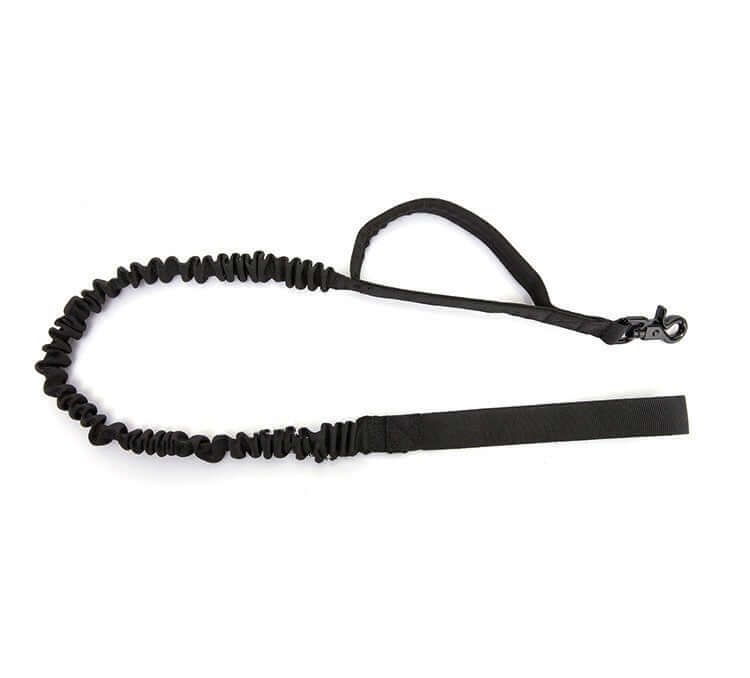 Ceinture de sécurité tactique pour chien en nylon noir, flexible et durable, idéale pour le transport sécurisé des animaux.