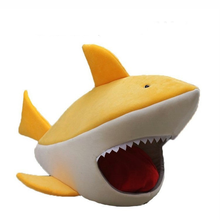 Couchage en forme de requin pour animaux