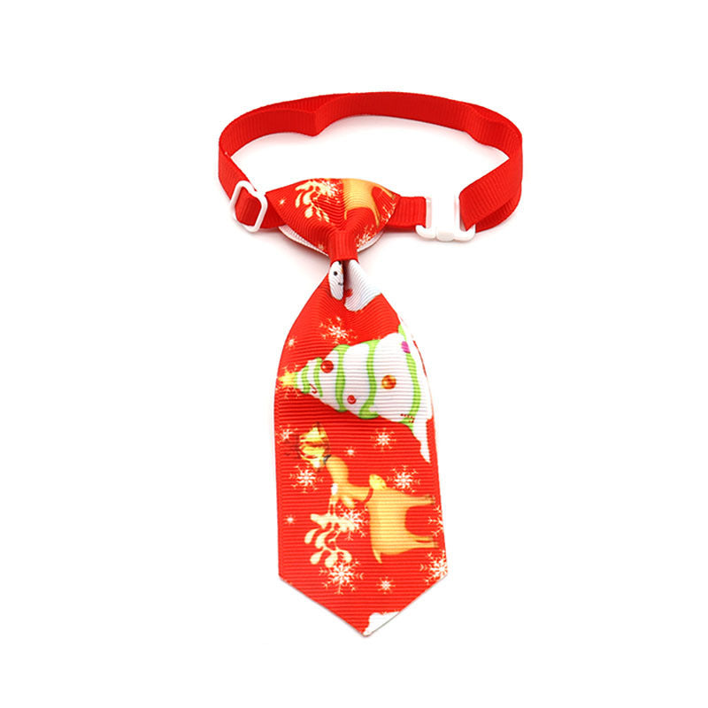 Nœud papillon de Noël pour animaux de compagnie, rouge avec motifs de sapin et renne, parfait pour les fêtes.