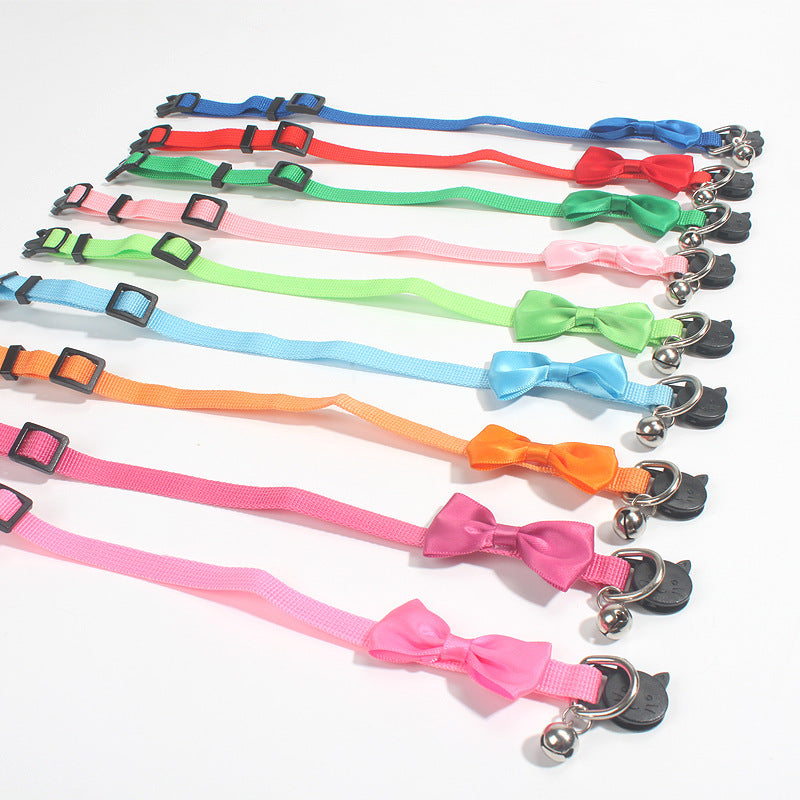 Colliers à nœud en nylon colorés pour chats avec cloche, disponibles en rayures multicolores.