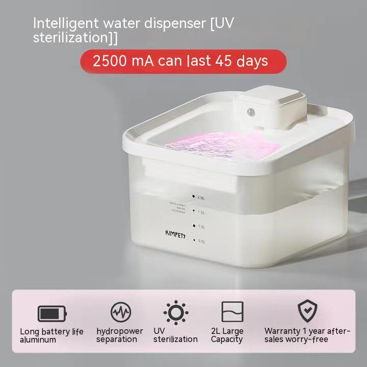 Distributeur d'eau automatique pour chat avec filtration UV, grande capacité de 2L et autonomie de 45 jours.