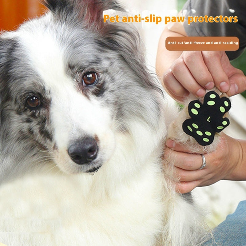 Protection de pattes anti-dérapantes pour chiens, en silicone respirant et durable, confort optimal pour promenades.