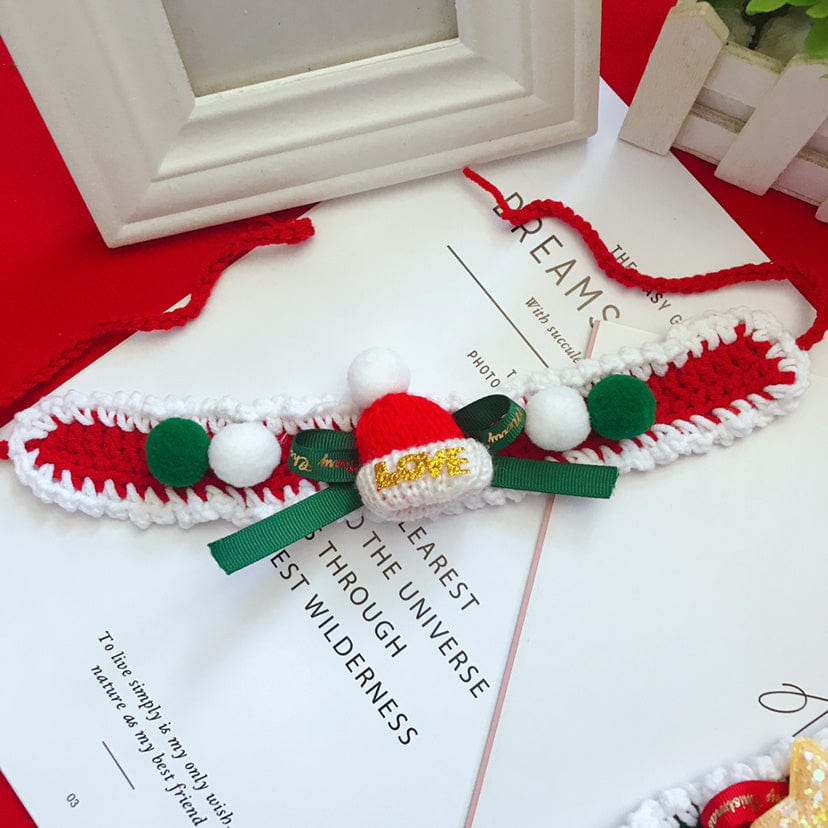 Collier pour animaux en laine tissé à la main avec décorations festives de Noël.