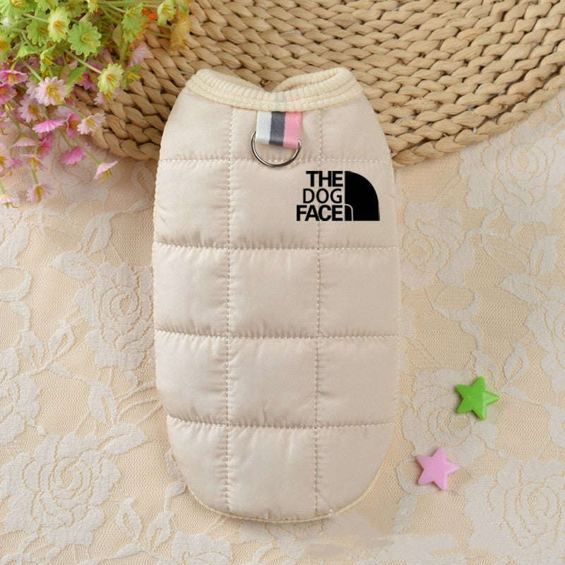 Vêtement pour chien en polaire beige, style décontracté avec logo, idéal pour garder votre animal au chaud.