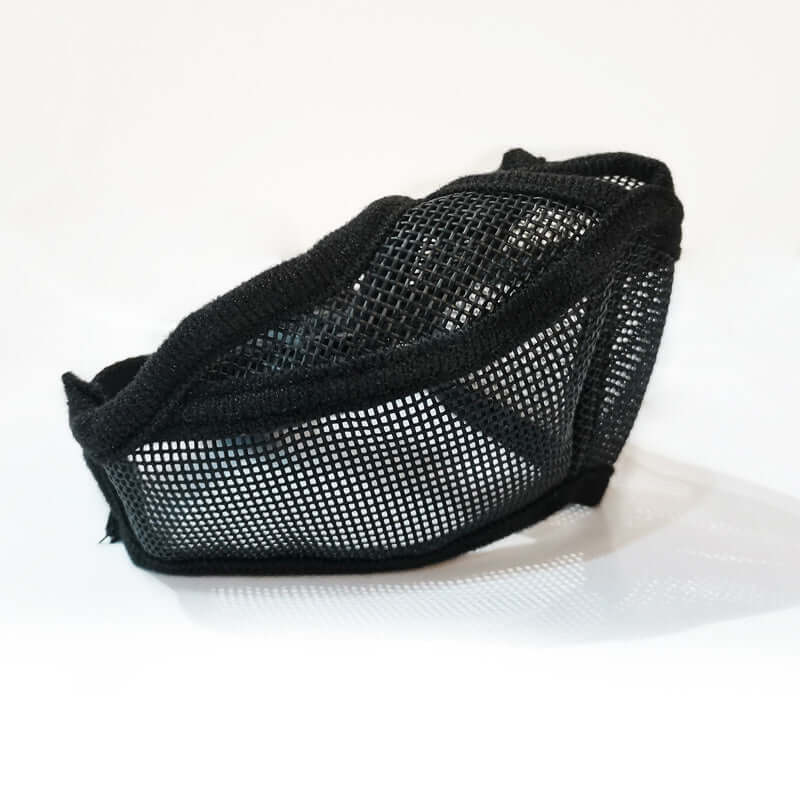 Mentonnière en nylon noire pour chien à bouche courte, offrant confort et protection optimale.