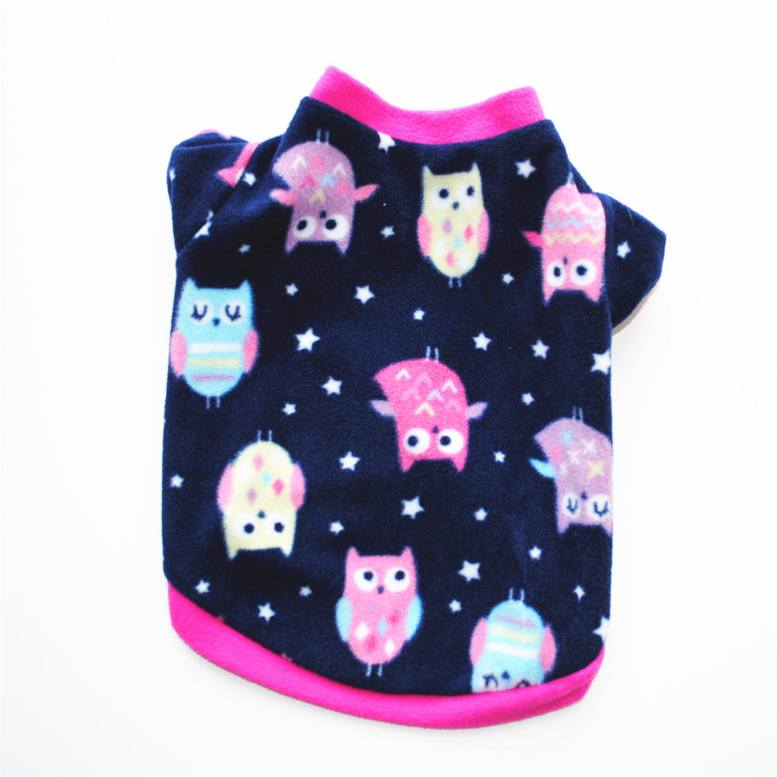 Pull en polaire pour chien avec motifs de hiboux colorés sur fond bleu nuit et bords roses