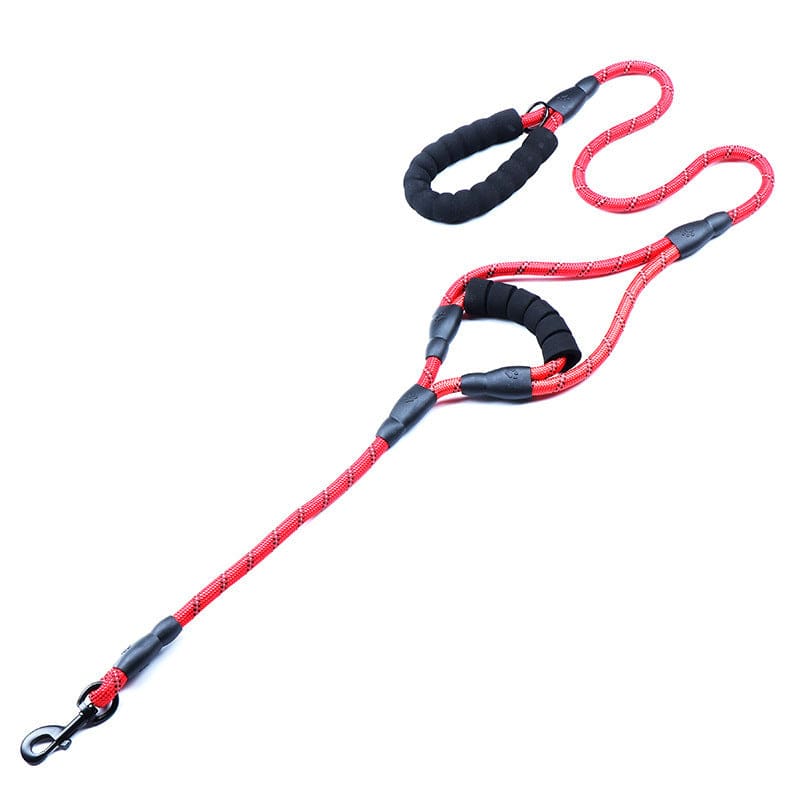 Ceinture de traction en nylon rouge pour chien avec poignée confortable, idéale pour les promenades en extérieur.